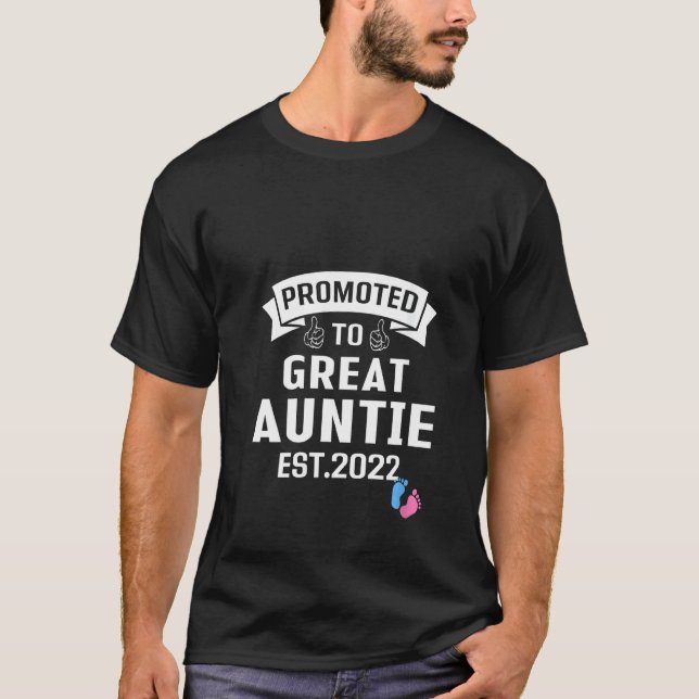 Womens Promoted To Great Aunt 2022 Funny Gender Re T-Shirt (Front)