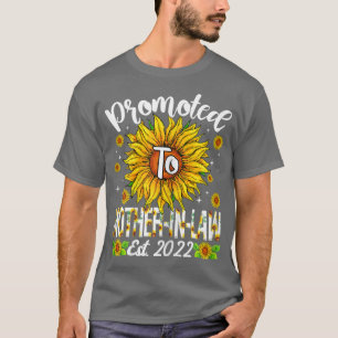 Womens Promoted To MotherInLaw 2022 Pregnancy Anno T-Shirt