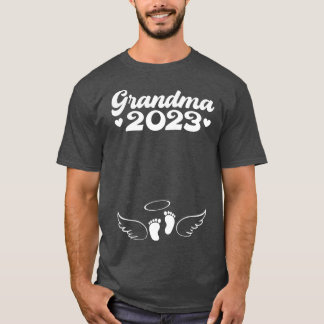 Womens Soon to be Grandma 2023 Pregnancy Announcem T-Shirt