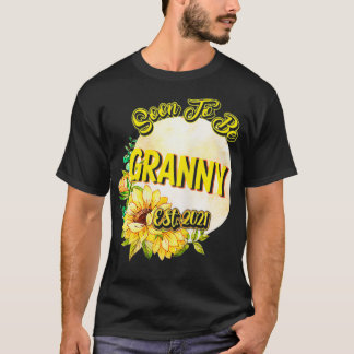 Womens Soon To Be Granny Est 2021 Pregnancy Announ T-Shirt