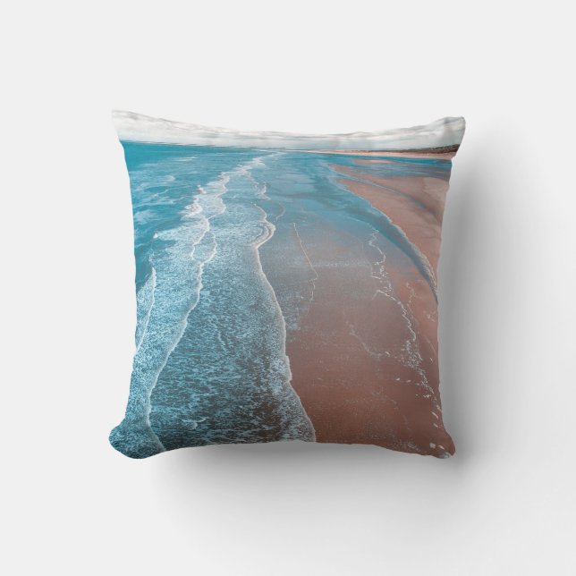 Wonderful Beach | Best gift for nature lovers Throw Pillow (Front)