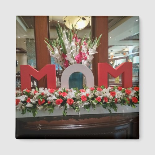 Wonderful Mom in colorful bold flowers with thanks Magnet