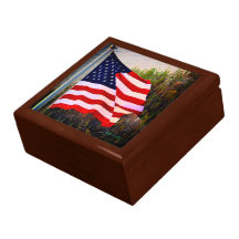 Wooden Keepsake Box w US Flag