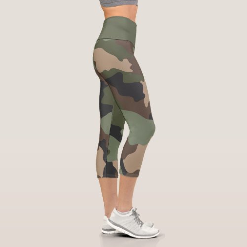 Woodland Camouflage Pattern Capri Leggings