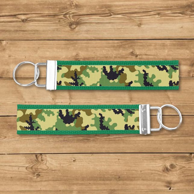 Woodland camouflage wrist keychain (Creator Uploaded)