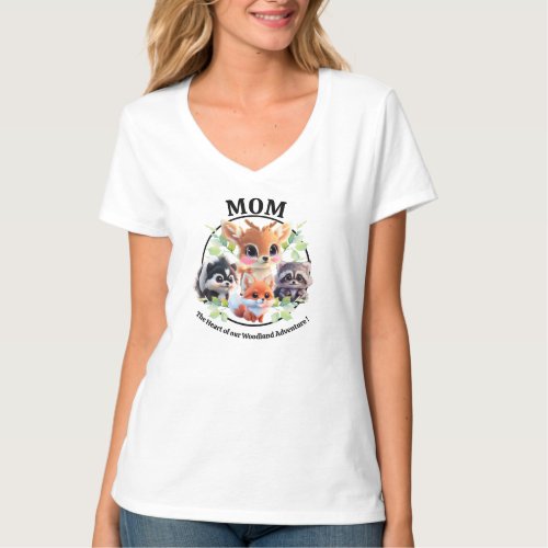 Woodland friends fox skunk raccoon deer Moms T_Shirt