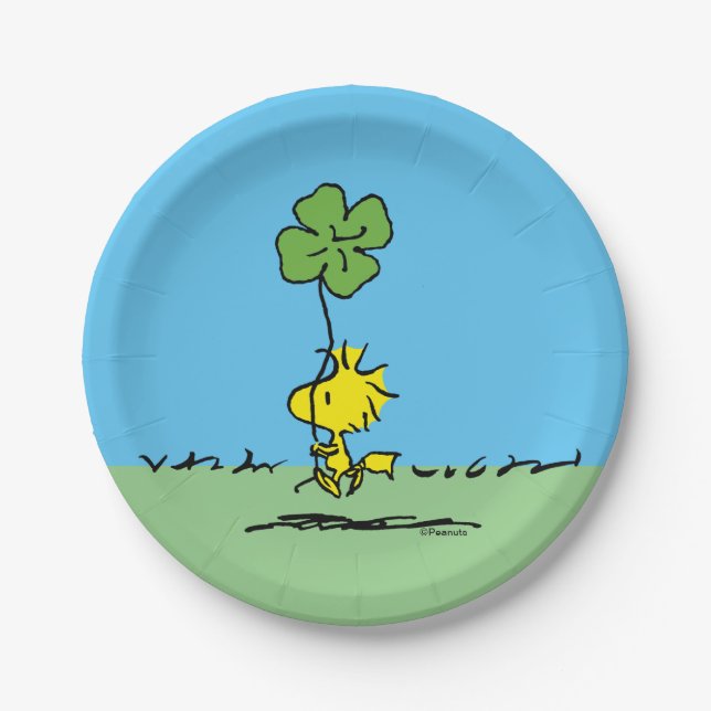 Woodstock Carrying Shamrock Paper Plates (Front)