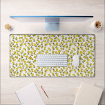 Woodstock Classic Design Pattern Desk Mat<br><div class="desc">Take a look at this super cute design featuring Woodstock in a classic pattern.</div>