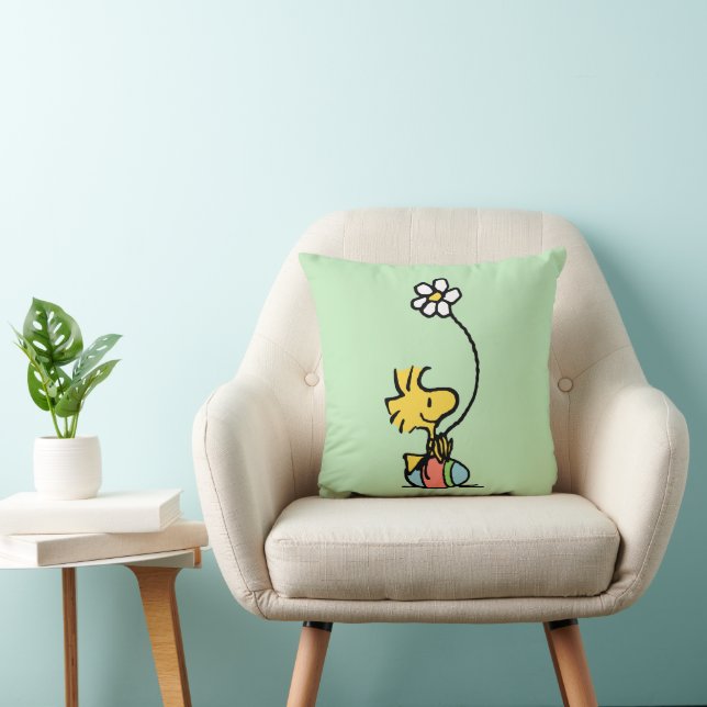 Woodstock Easter Egg Throw Pillow (Chair)