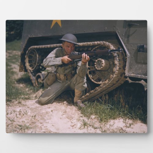 World War II Soldier Kneeling with Garand Rifle Plaque