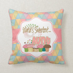World's Sweetest Aunt Cupcake Pattern Throw Pillow