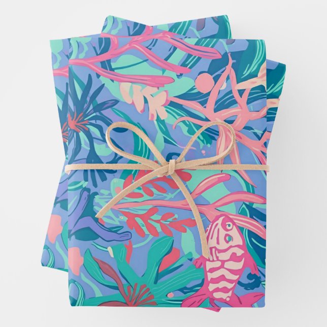 Wrapping paper in stylish graphic (In situ)