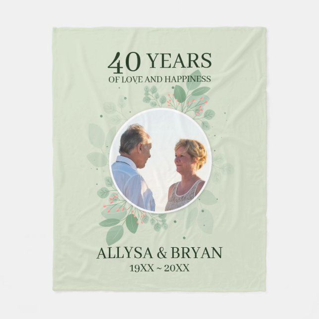 Wreath of Leaves and Berries Fleece Blanket (Front)