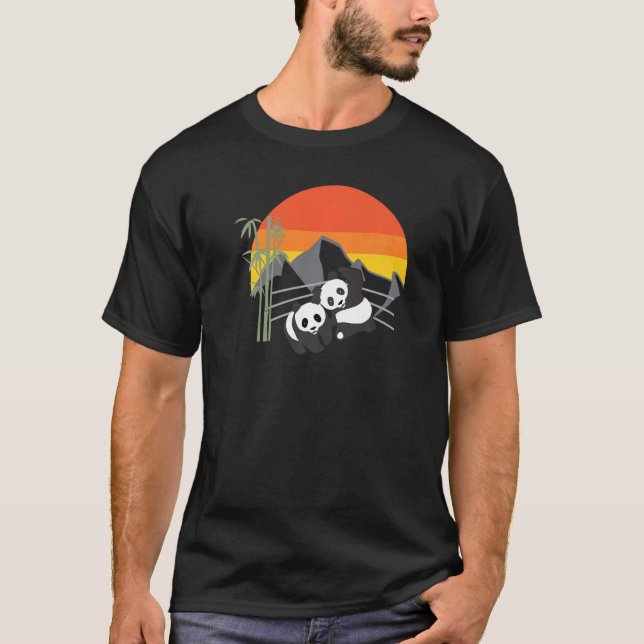 Wrestling Pandas Zoo Animal   Bear For Men Women   T-Shirt (Front)