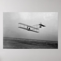 Wright Brothers Glider In Flight - Kitty Hawk