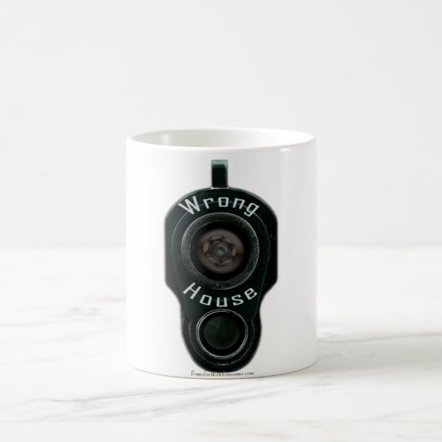 Wrong house - Gun barrel 2nd amendment mug (Center)