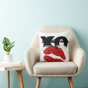 XO XO kiss me retro Pillows /Valentines, Fun Party