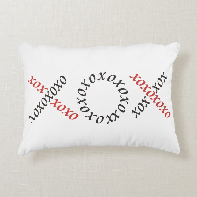 XOX ACCENT PILLOW (Front)
