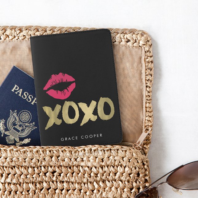 XOXO Faux Gold & Pink Lips | Black Passport Holder (Creator Uploaded)