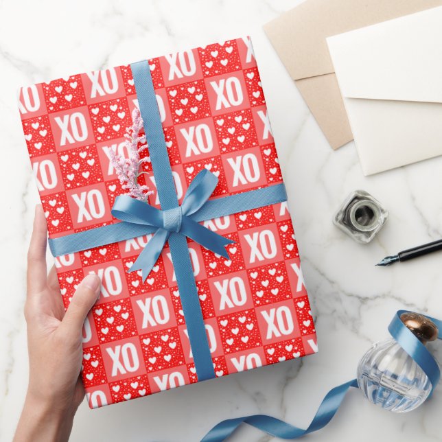 XOXO Hearts Valentine Wrapping Paper (Gifting)