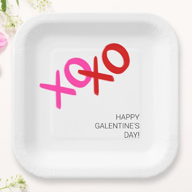 XOXO Pink and Red Hugs and Kisses Galentine Party Paper Plates (XOXO Pink and Red Hugs and Kisses Galentine Party Paper Plates)