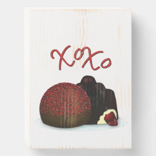 XOXO Valentine Bonbon and Dark Chocolate Wooden Box Sign