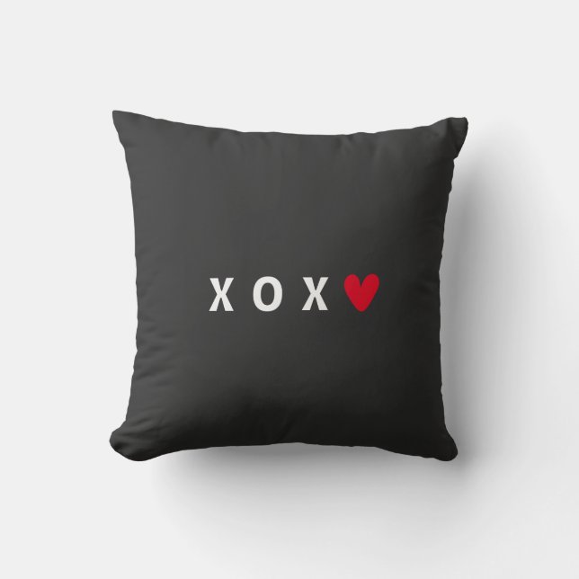 Xoxo Valentines Day Couple  Throw Pillow (Front)