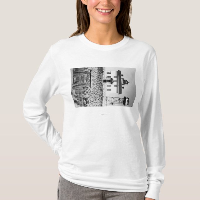 Yaquina Bay Lighthouse PhotographYaquina, OR T-Shirt (Front)