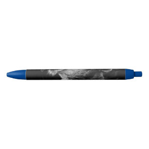 yawning lion pen