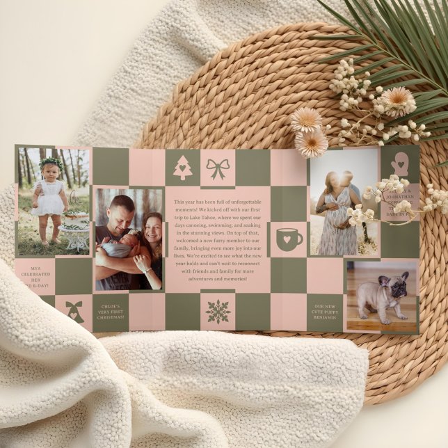 Year in Review Retro Checkered Christmas Photos Tri-Fold Holiday Card (Year in Review Retro Checkered Christmas Photos Tri-Fold Holiday Card)