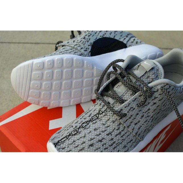 Nike yeezy shop roshe 350