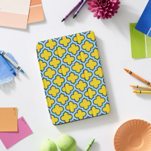 Yellow and Baby Blue Trellis, Lattice, Quatrefoil iPad Pro Cover