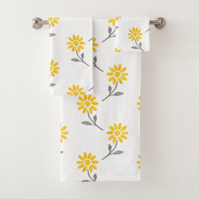 Yellow and Gray Watercolor Daisy Pattern Bath Towel Set (Insitu)