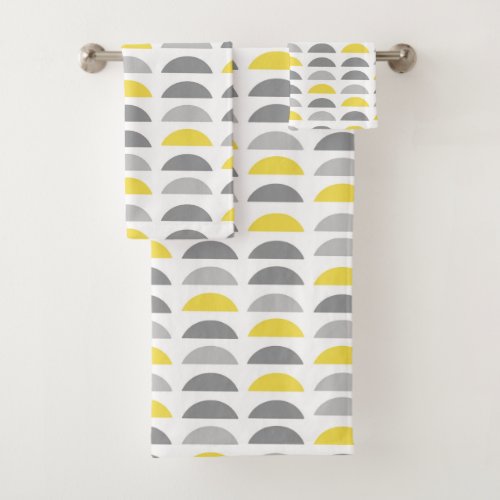 Yellow and grey semicircles on white bath towel set