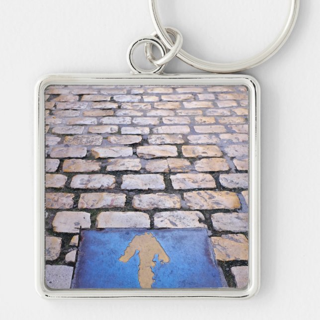 Yellow arrow keychain (Front)