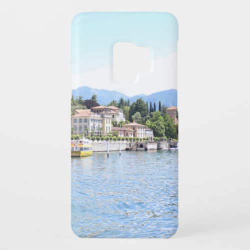 YELLOW BOAT DOCKED NEAR BUILDING Case_Mate SAMSUNG GALAXY S9 CASE