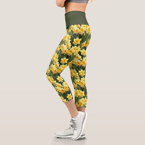 Yellow Daffodil Floral Pattern Capri Leggings