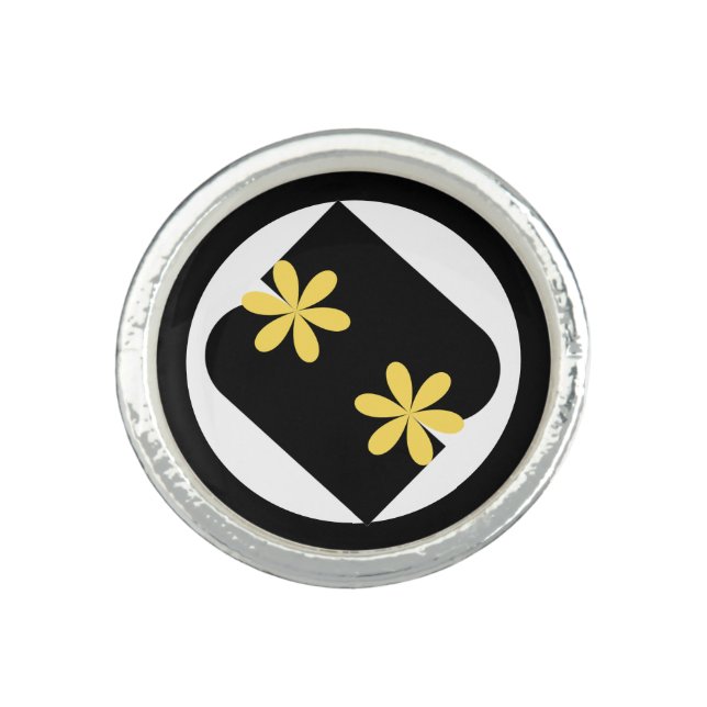 Yellow Daisy Flower Ring  (Front)