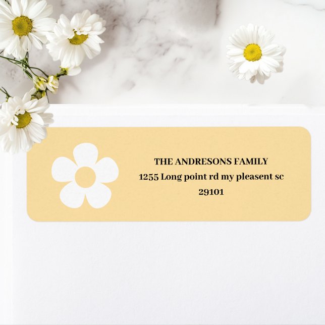 Yellow Daisy Happy Birthday  | Floral Party Label (Creator Uploaded)