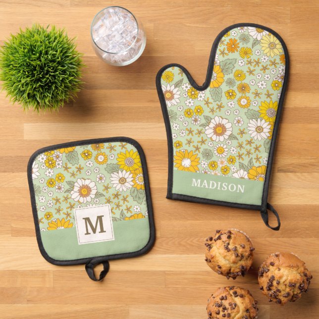 Yellow Floral Garden Pattern Oven Mitt & Pot Holder Set (Top Down)