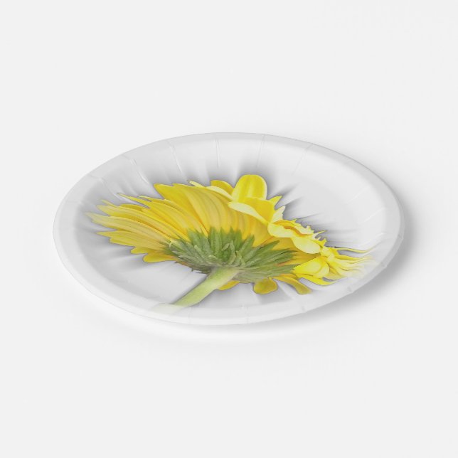 yellow gerbera daisy paper plates (Angled)