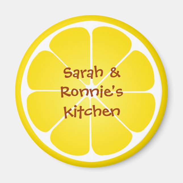 Yellow juicy lemon slice round magnet party favor (Front)