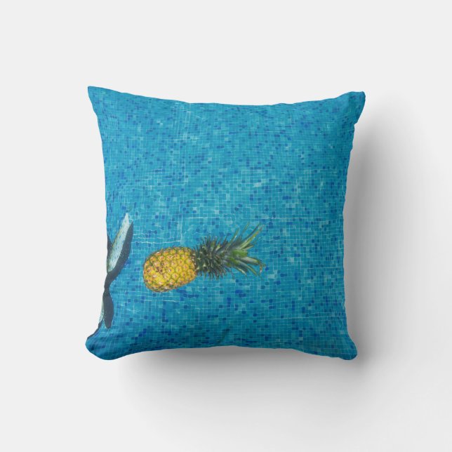 Yellow pineapple fruit throw pillow (Front)