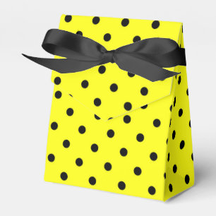Yellow polka dot favor boxes
