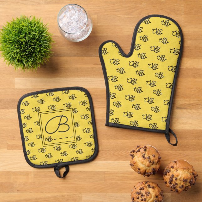Yellow Summer Bees Pattern Monogram Oven Mitt & Pot Holder Set (Top Down)