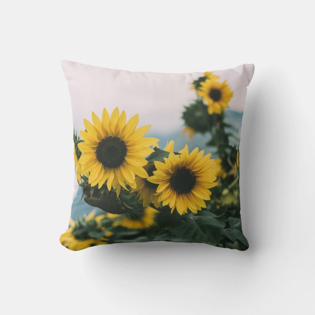 YELLOW SUNDLOWERS THROW PILLOW (Front)