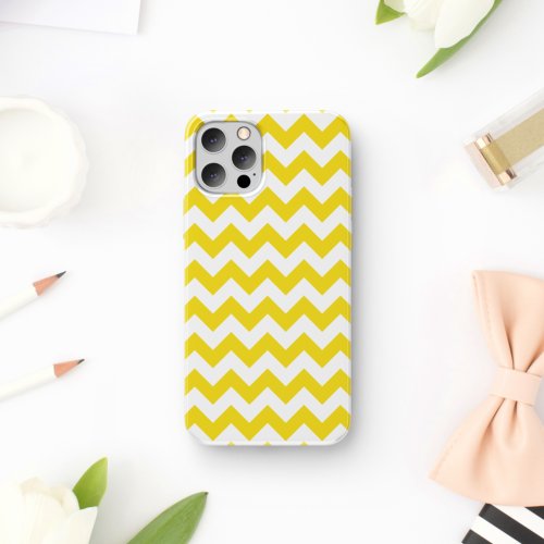 Yellow Zigzag Yellow Chevron Geometric Pattern iPhone 11 Case