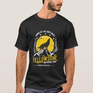 Yellowstone National Park Grey Wolf Hiking Camping T-Shirt
