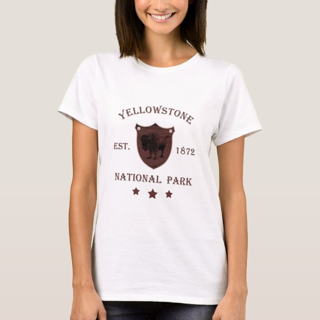Yellowstone national park T-Shirt (Front)