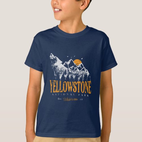Yellowstone National Park Wolf Mountains Vintage   T_Shirt